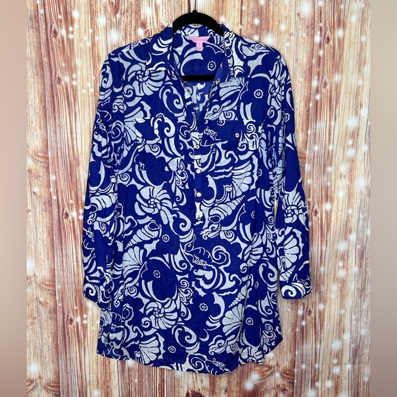 Lilly Pulitzer Captiva Cover Up Size Medium Shirttail Hem Resort Style. - Picture 2 of 8
